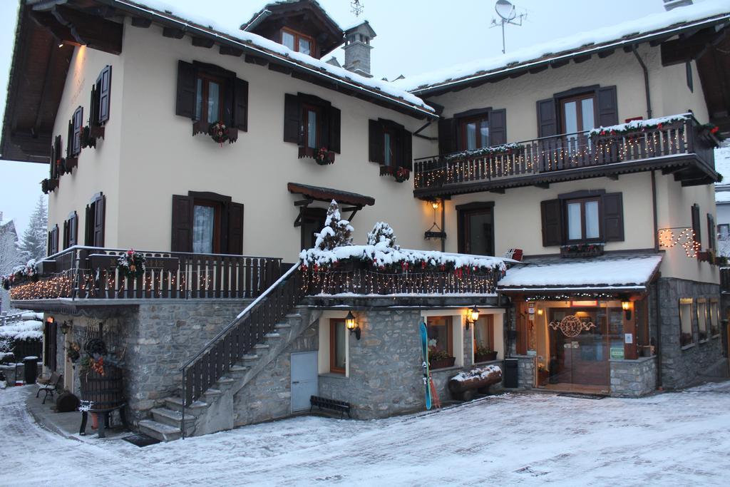 Hotel Maison Laurent Courmayeur Zewnętrze zdjęcie